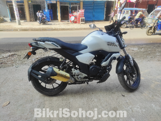 Yamaha FZS V3